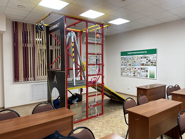 г. Нижнекамск. ЧОУ ДПО «Безопасность труда» рады сообщить что в Нижнекамске открылся первый наш сертифицированный полигон "АЛЬПИНИСТ" для отработки навыков безопасных работ на высоте. г. Нижнекамск. ЧОУ ДПО «Безопасность труда» рады сообщить что в Нижнекамске открылся первый наш сертифицированный полигон "АЛЬПИНИСТ" для отработки навыков безопасных работ на высоте.